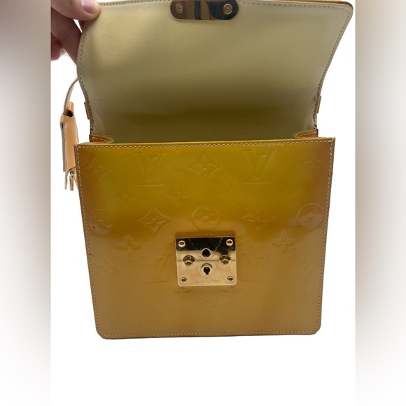 ✨SOLD✨ Louis Vuitton Spring Street Handbag - Picture 3 of 9
